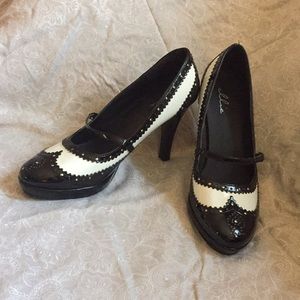Ellie Black White Size 9 Mary Jane Heels